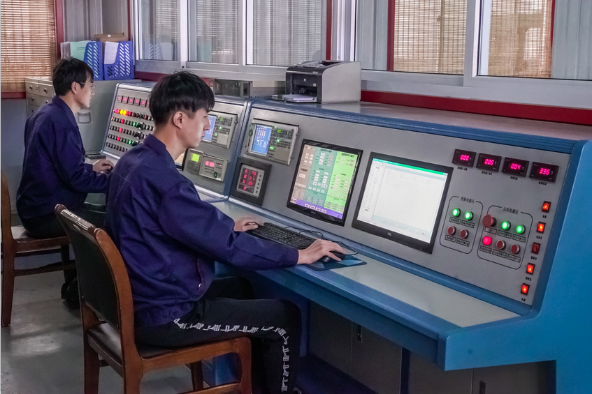 力久電機(jī)形式試驗(yàn)中心操控臺(tái) 力久電機(jī)形式試驗(yàn)中心操控臺(tái)